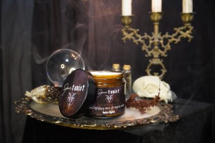 Peelingujący mus do mycia ciała Ambrè Mystra